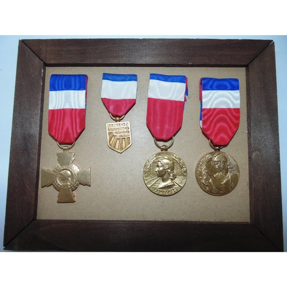 Collection 4 pc Croix Du Combattant Union Amicale Laïque du French France Medal - Picture 1 of 6